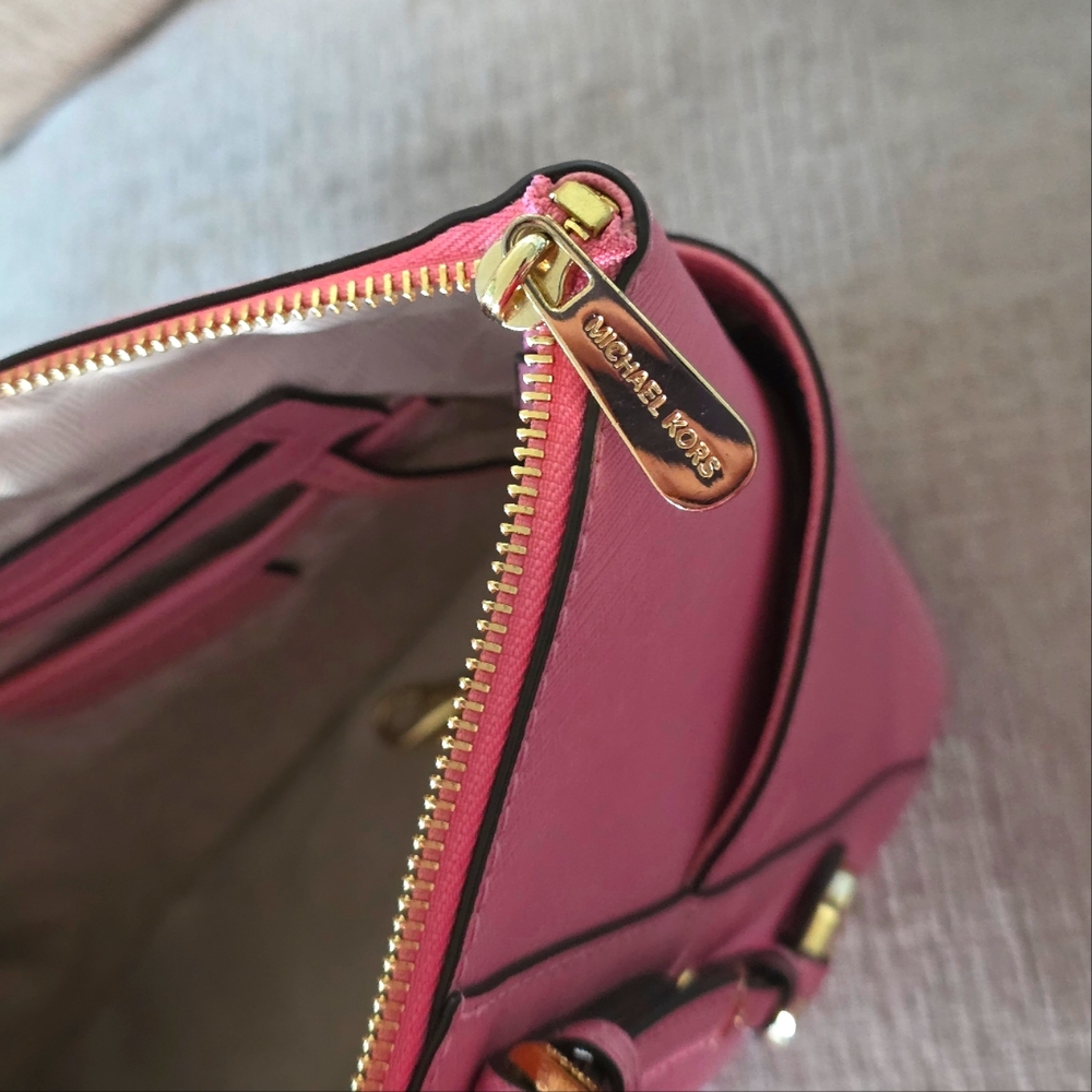 Michael Kors | Misty Rose Saffiano Leather Tote - Picture 6 of 8